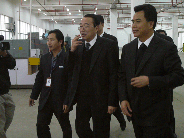 人民银行南昌支行行长高小琼充分肯定三長花烟