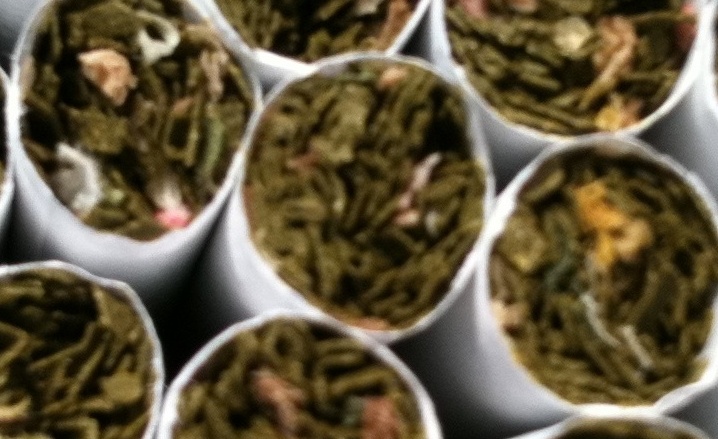 花烟丝里面的花丝清晰可辨